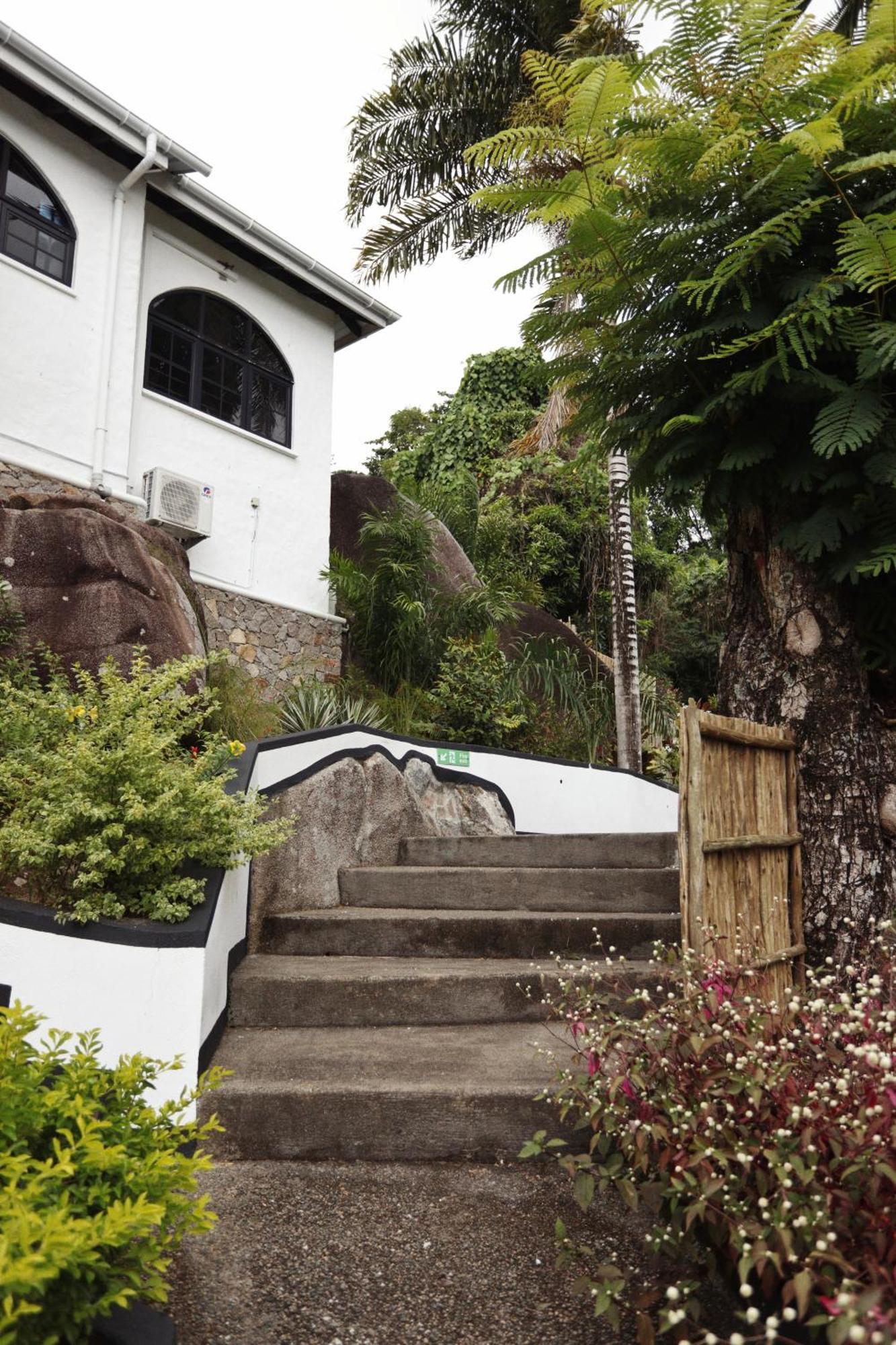 Apartament The Salty Palms Beau Vallon  Zewnętrze zdjęcie